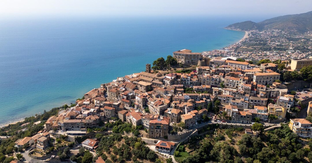 Turismo nel Cilento, Greco (PD): «Destagionalizzare per rilanciare l’economia. Si posticipi l’inizio della scuola»