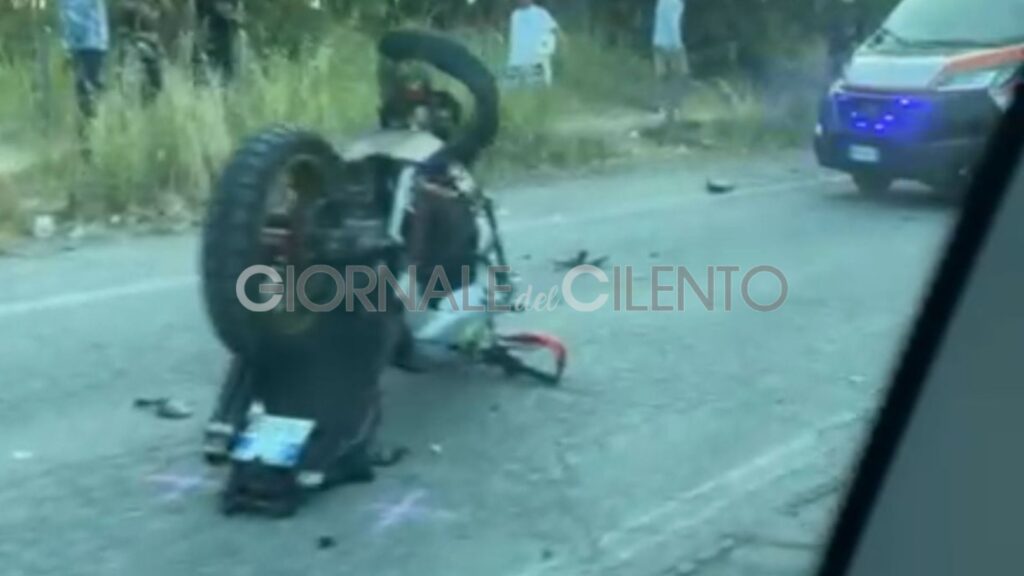 Scontro tra moto sulla litoranea di Eboli: due feriti trasportati in ospedale