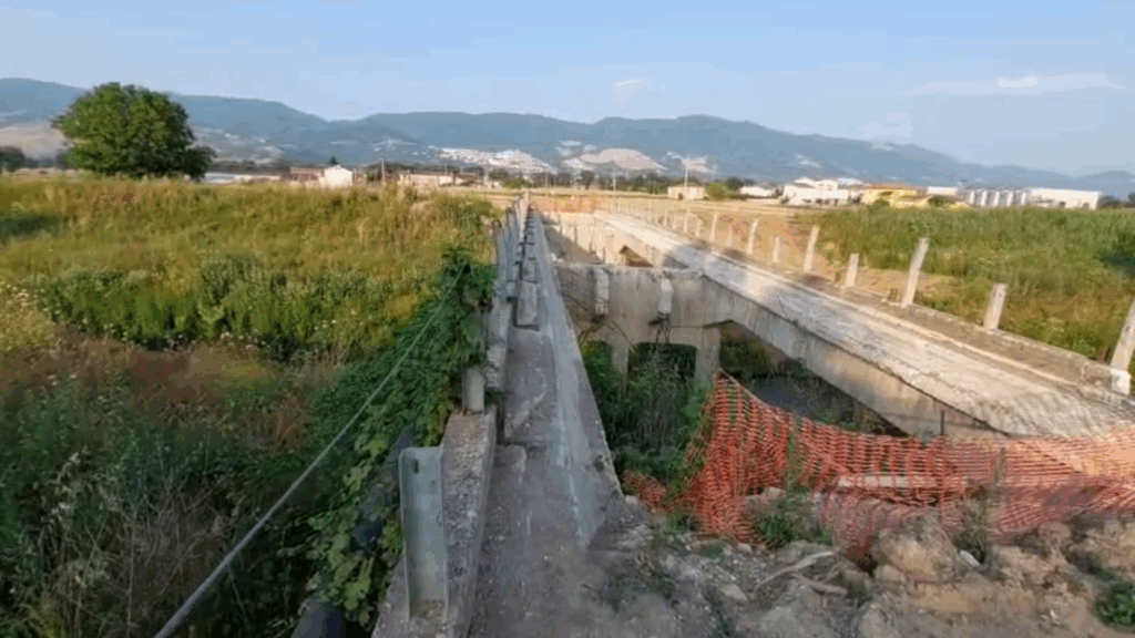 Ponte Tanagro, tutto fermo: ma c’è chi non si arrende
