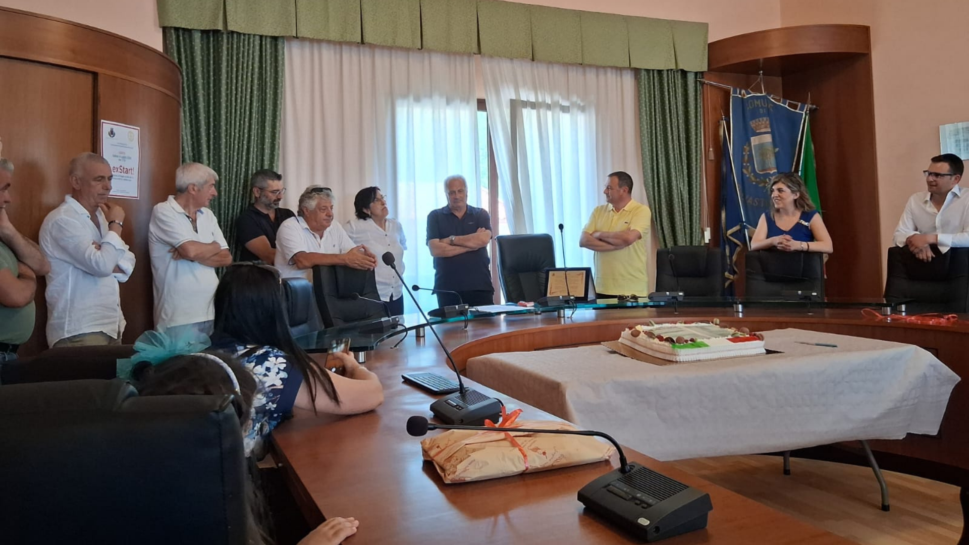 Cinquant’anni di impegno politico: festa a sorpresa per il sindaco Michele Apolito