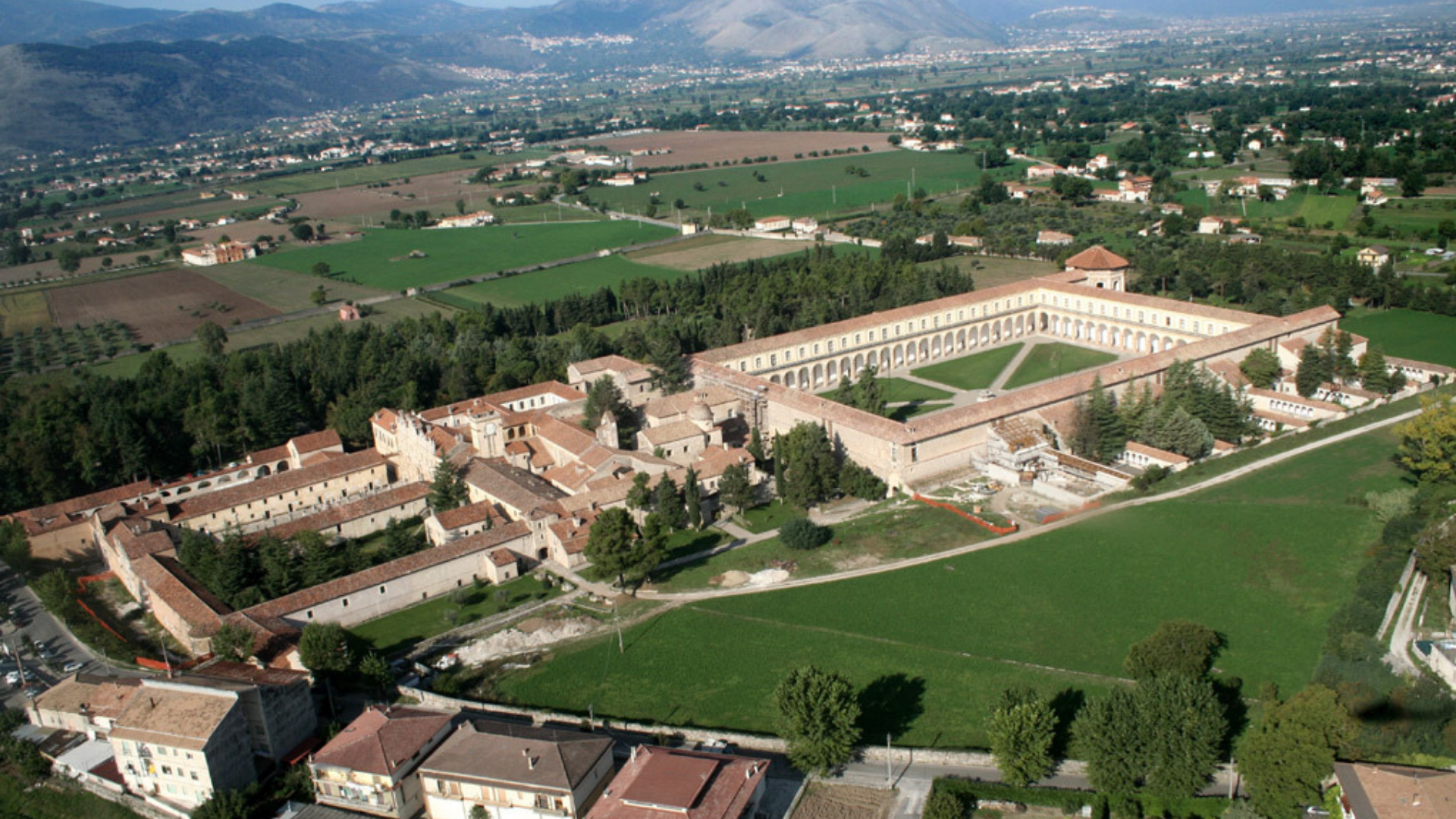 Padula, prende il via la nuova rassegna ‘Certosa Village’: la prima arena grandi eventi del Vallo di Diano