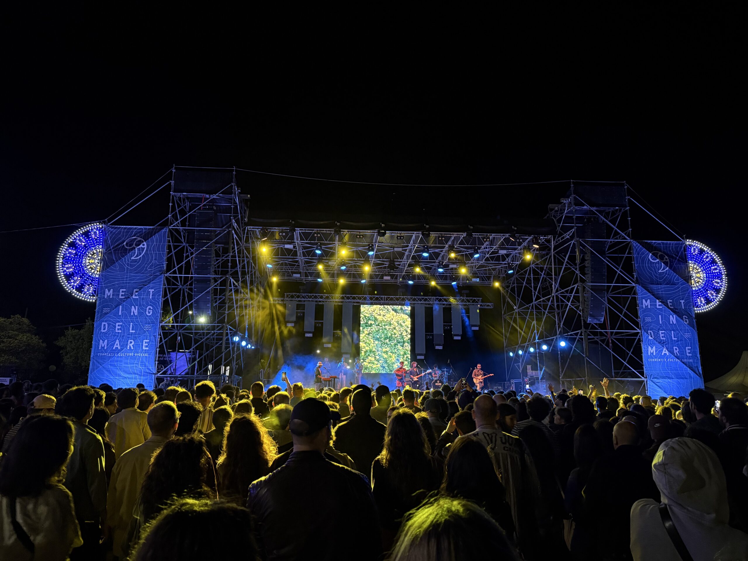 Dalle band emergenti a Marco Castello: il Meeting del Mare esplode alla seconda serata