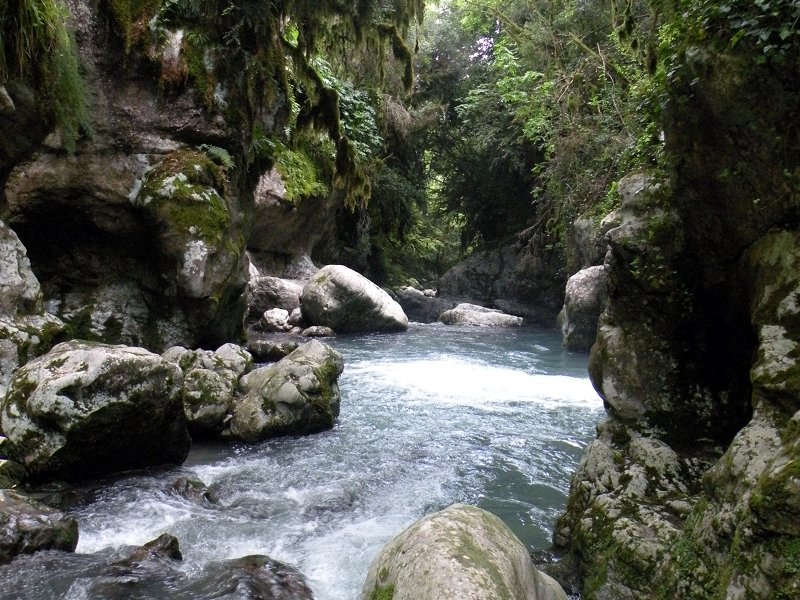 Morigerati sotto la roccia: il silenzio dell’acqua è un patrimonio da custodire