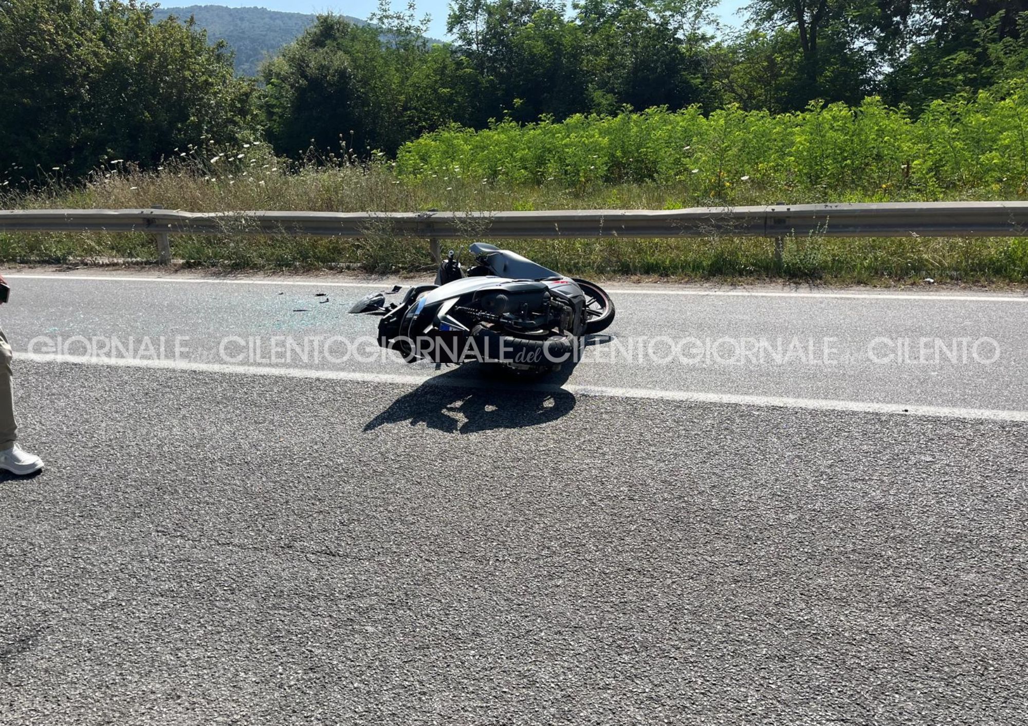 Incidente sulla Via del Mare a Castellabate: giovane centauro in ospedale, non è grave