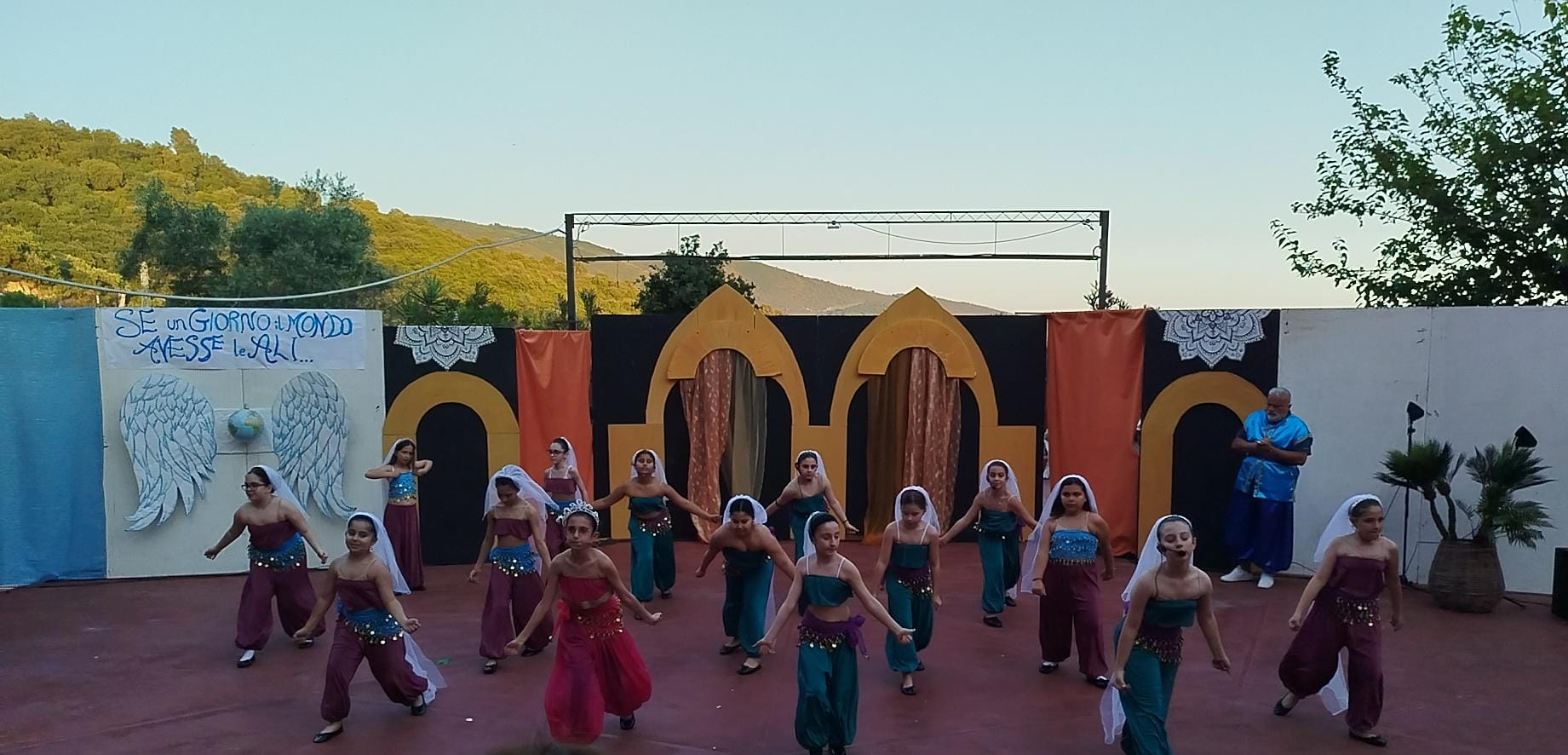 Centola, emozioni e talento in scena: grande successo per il musical della scuola primaria