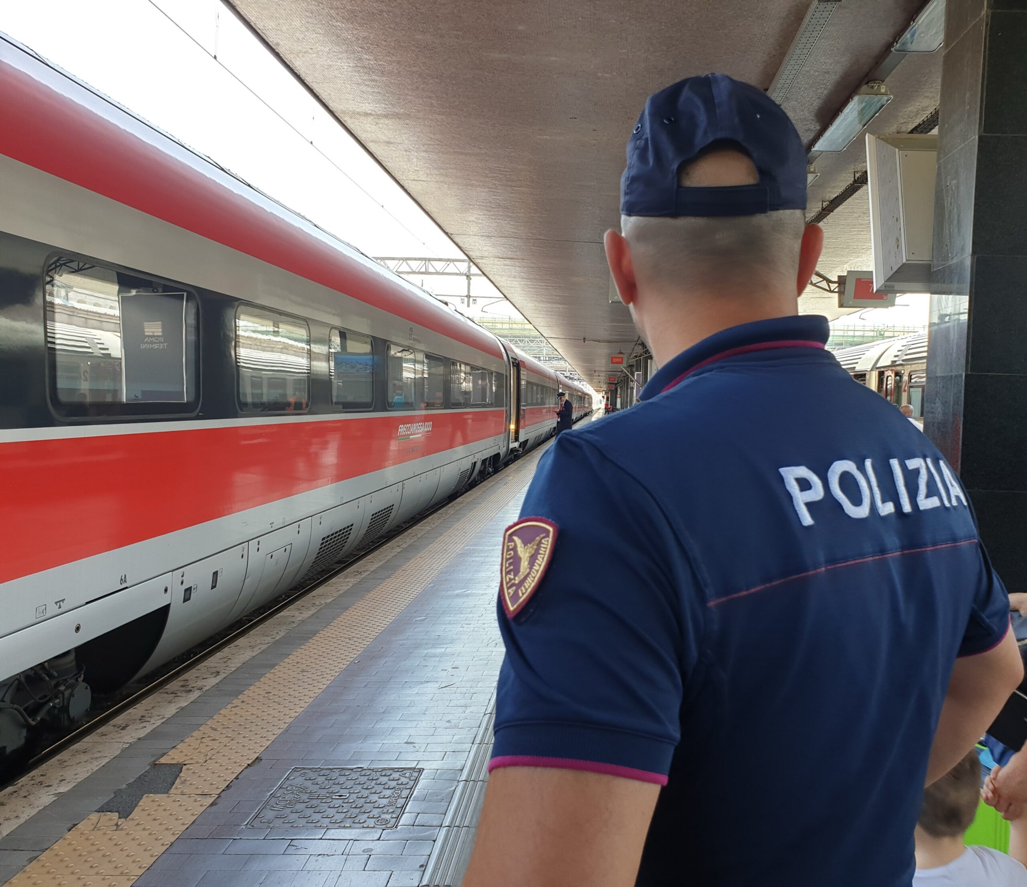 Sapri, la Polfer denuncia due tunisini per ricettazione: recuperato iPhone rubato a turisti a Messina