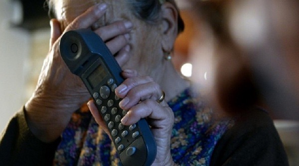 Allarme truffe telefoniche a Salerno: falsi operatori ASL prosciugano il credito telefonico