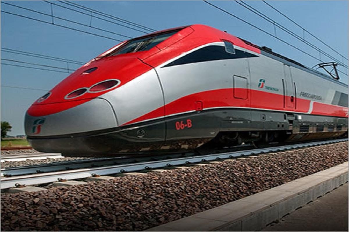 Il Frecciarossa ferma a Centola: collegamento diretto con Milano per tutta l’estate