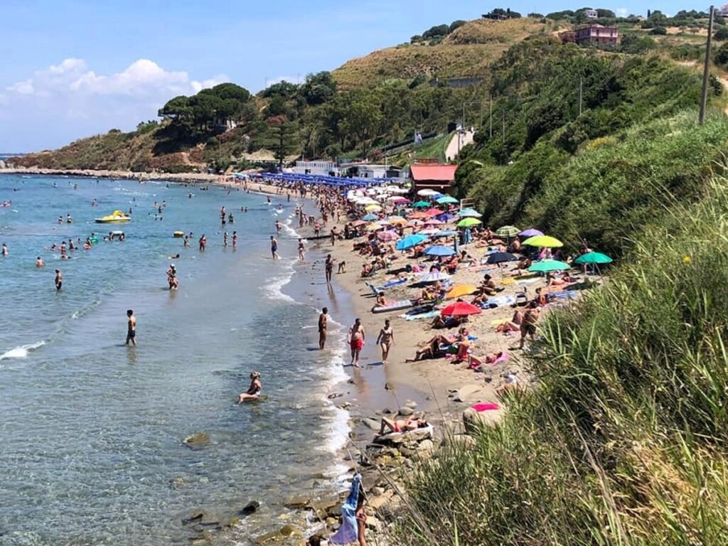 Turista derubata il primo giorno di vacanza nel Cilento: «Amarezza e gratitudine: ecco cosa ci resta»