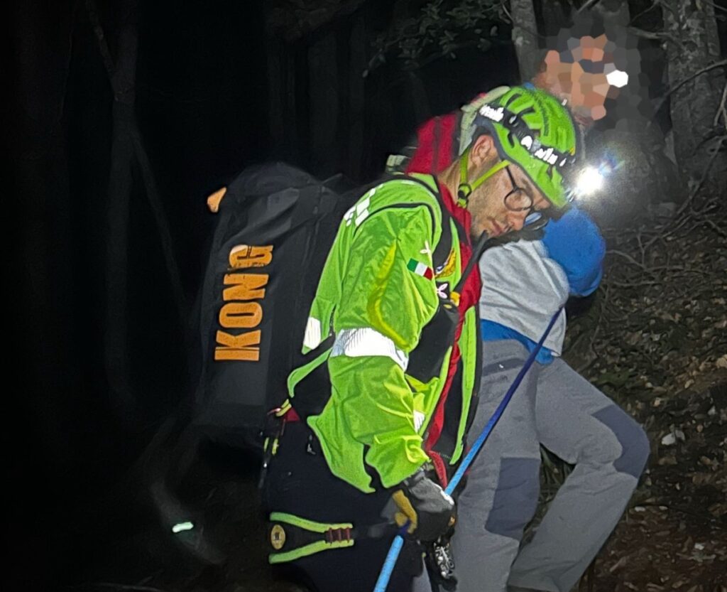 Dispersi sul Monte Cervati, ritrovati nella notte due escursionisti: stanno bene