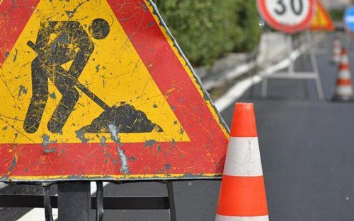 Riaperto il traffico veicolare nel centro abitato di Pisciotta: senso unico alternato regolato da semaforo
