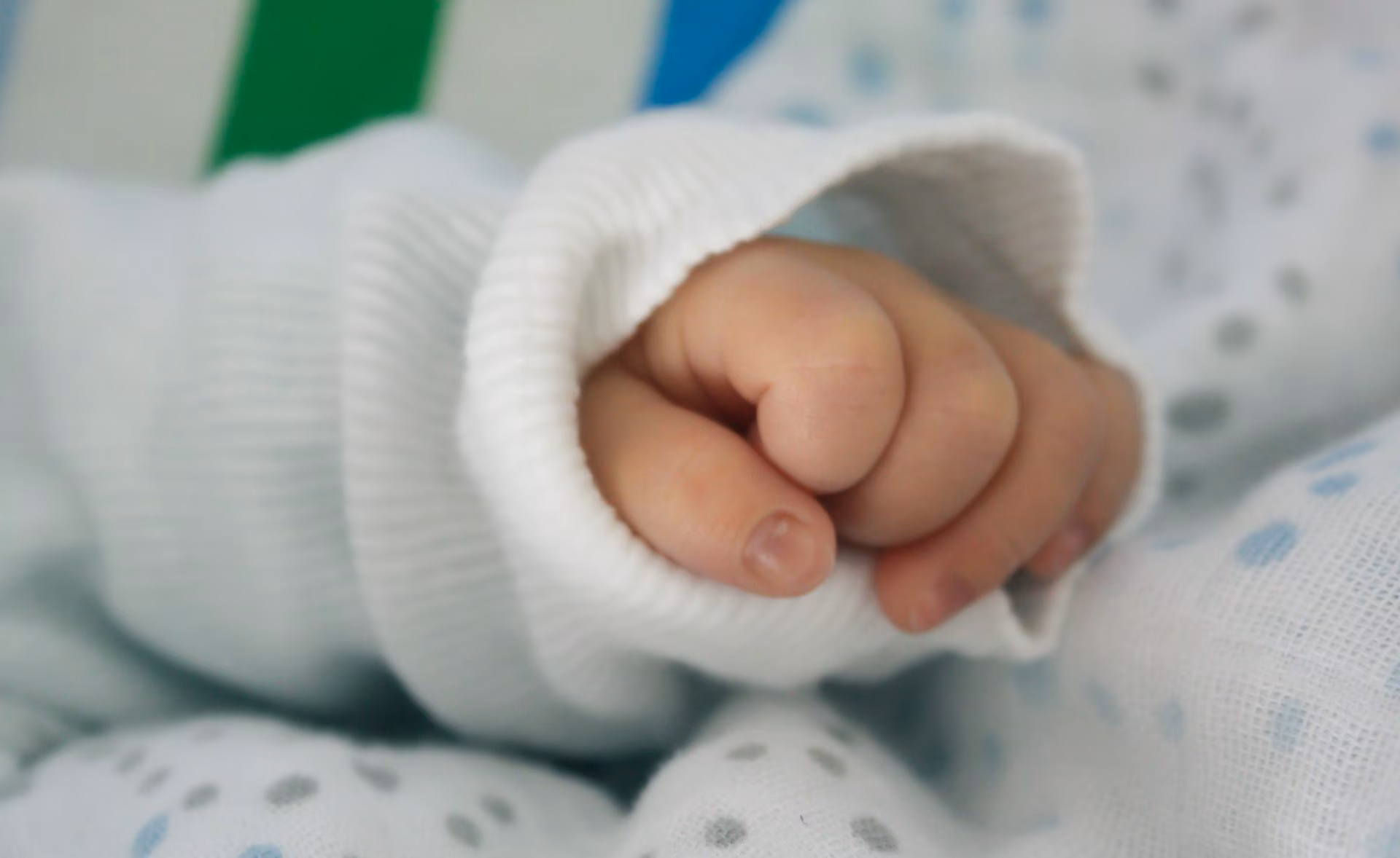 Villammare, bimbo di 9 mesi in coma. L’avvocato del padre: «Mai sospettato maltrattamenti»