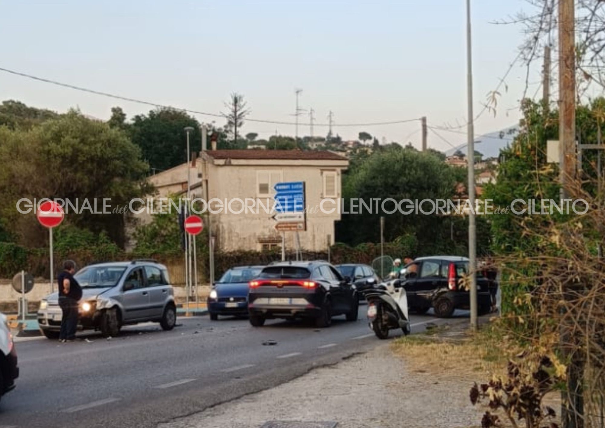 Incidente al bivio di Villammare, due auto coinvolte