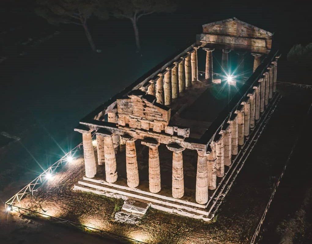 «Paestum e Velia on the road by night»: navette serali gratuite tra i due siti nei mesi di luglio e agosto 2025