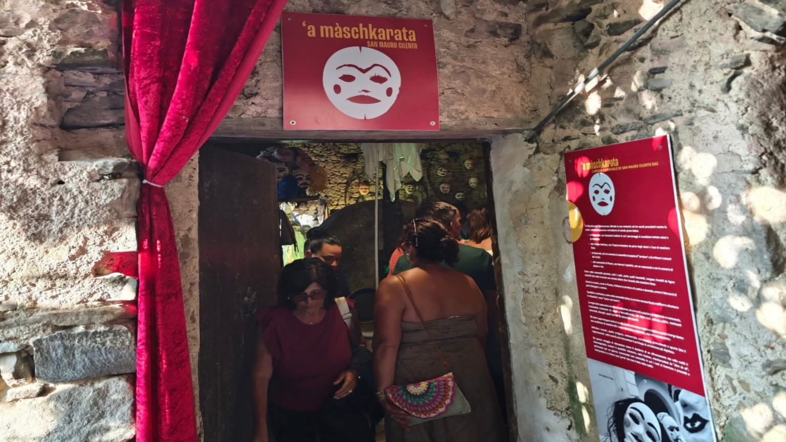 San Mauro Cilento, riaperta la Mostra del Carnevale rurale: la Maschkarata in un antico frantoio