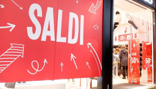 Saldi estivi al via in Campania: da sabato 5 luglio 60 giorni di offerte, ma attenzione alle insidie