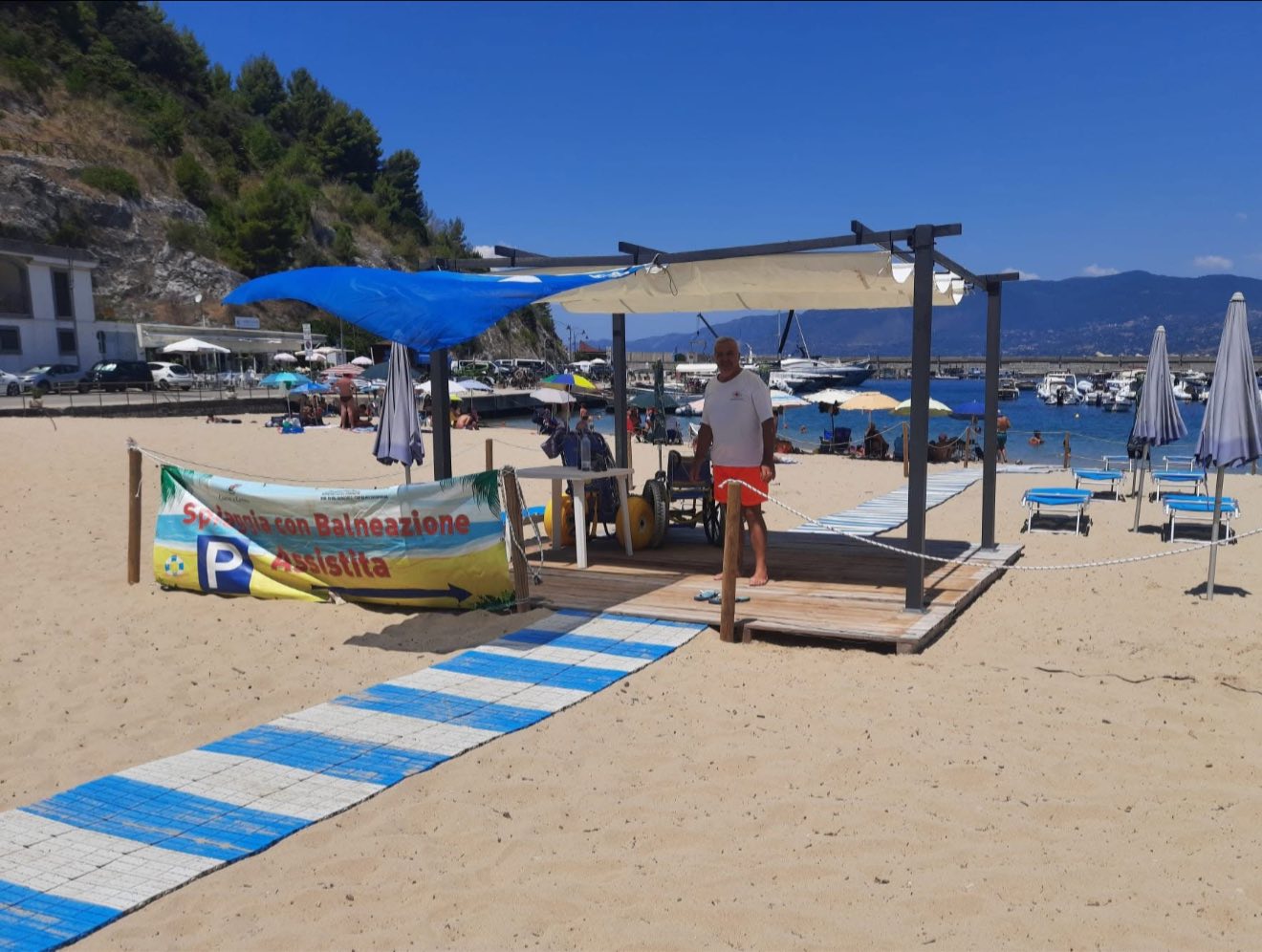 Palinuro, al via il punto spiaggia accessibile per cittadini e turisti con disabilità o difficoltà motorie