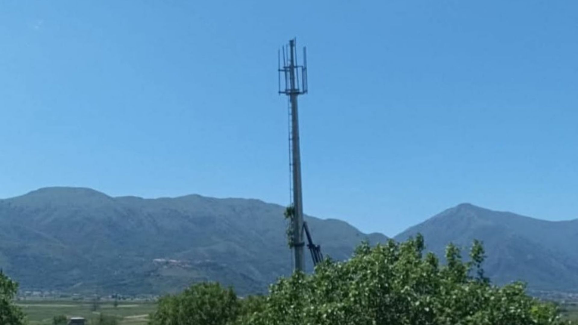 Sala Consilina, protesta contro l’antenna 5G: cittadini si affidano a un legale