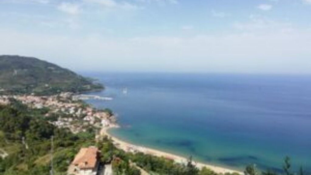 Castellabate, edilizia abusiva in area protetta: il Parco ordina la rimozione