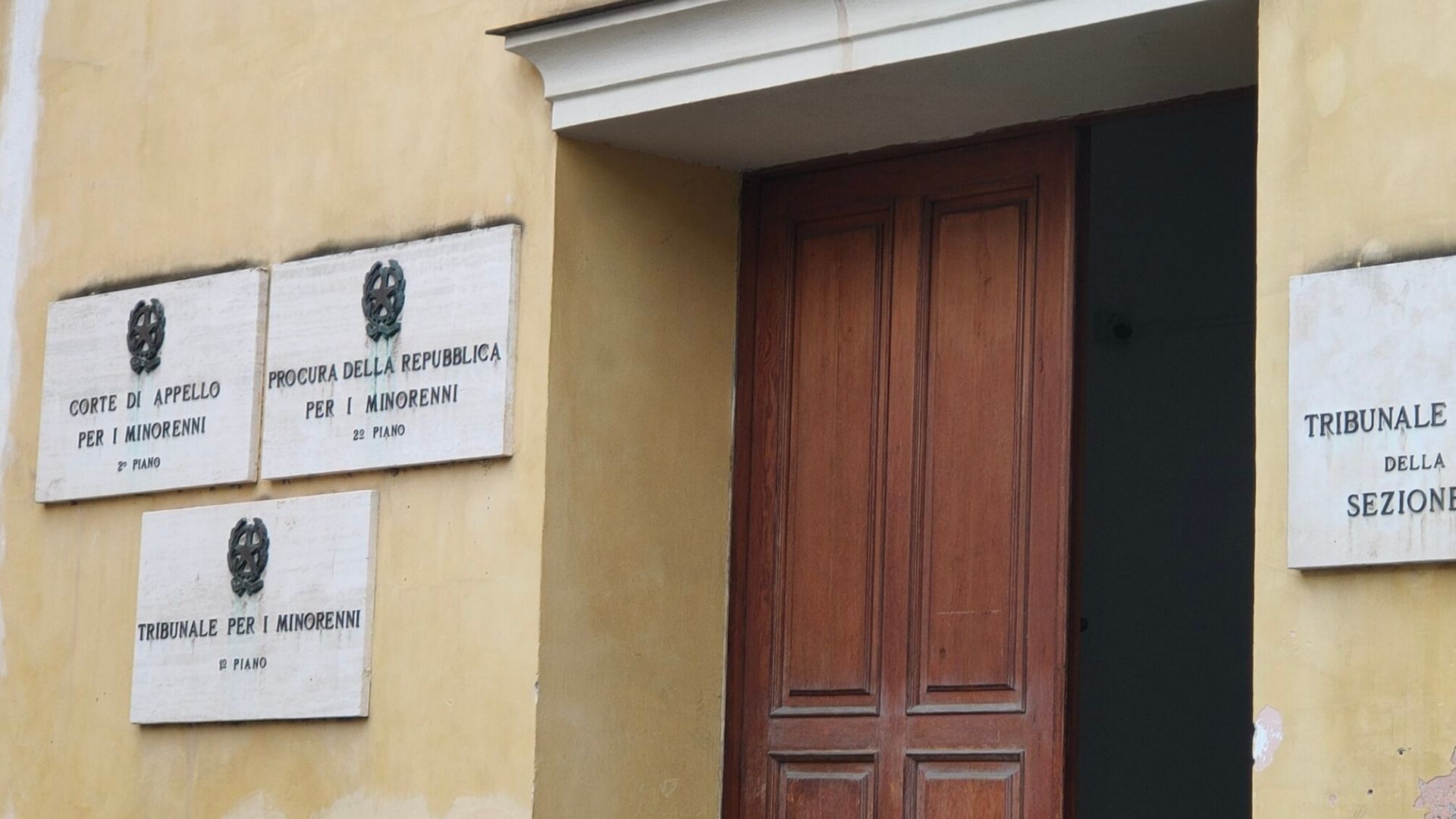 Roccadaspide, rissa al bar: assolti con formula piena due minorenni