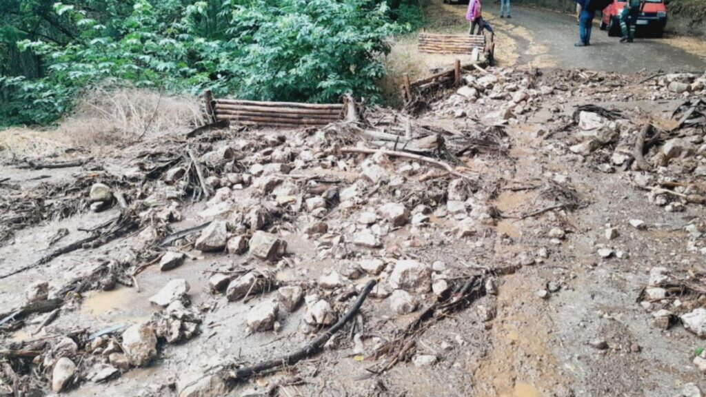 Maltempo nel Vallo di Diano: frana sul Monte Carmelo
