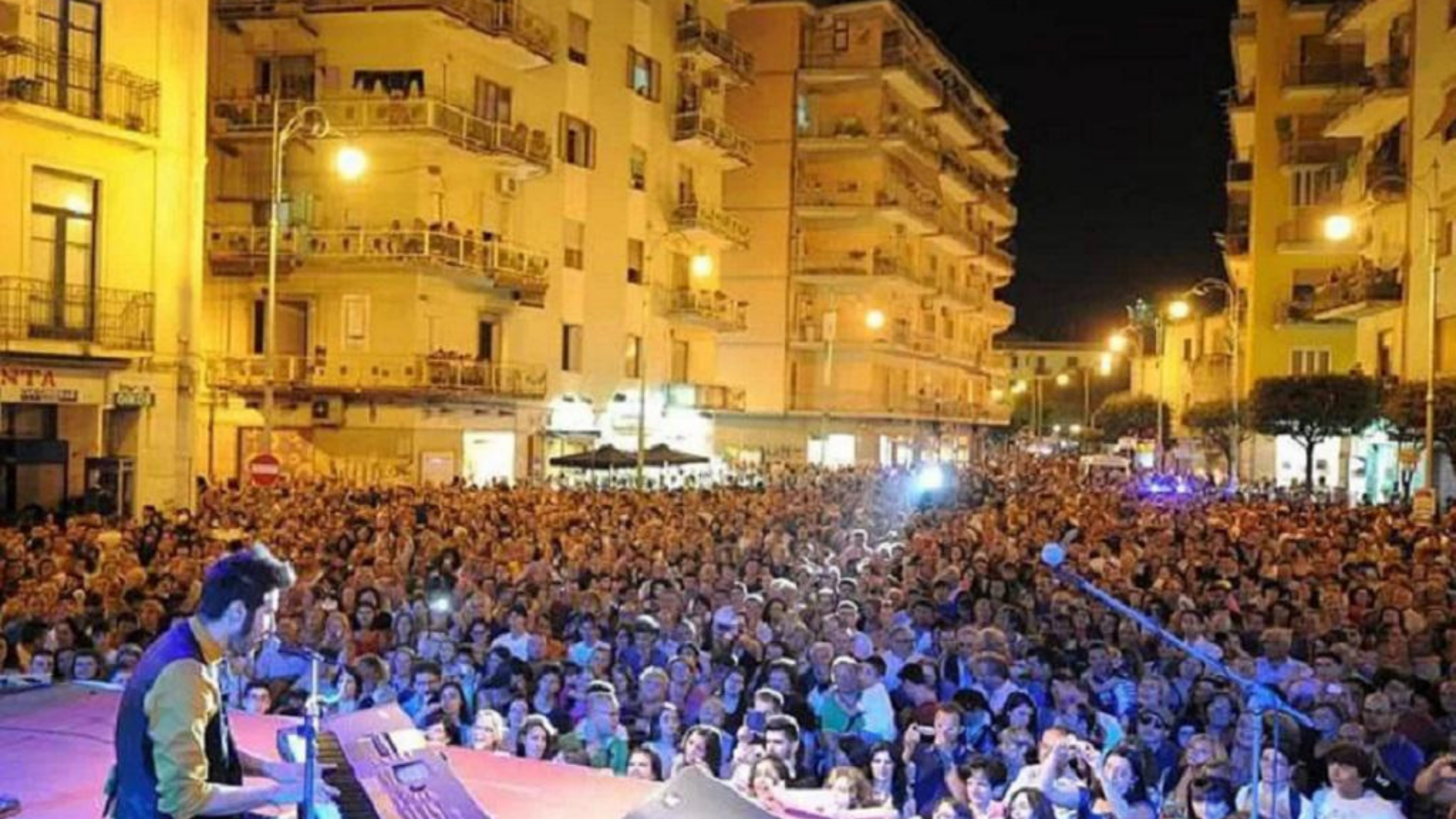 Salerno si prepara alla Notte bianca: il 5 luglio spettacoli, musica e comicità