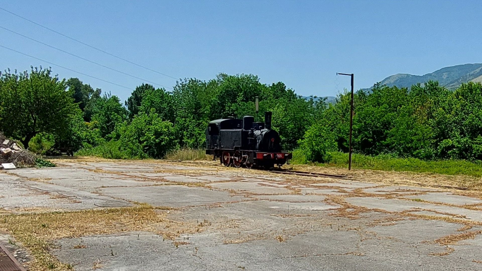 Polla: arte e musica sulla locomotiva che festeggiò i 100 anni della Sicignano-Lagonegro