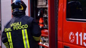 Capaccio Paestum, incendio in un’abitazione: due persone coinvolte, una ferita gravemente