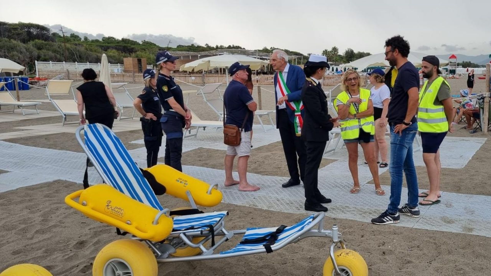 Inaugurata a Capaccio Paestum la spiaggia senza barriere in località Laura