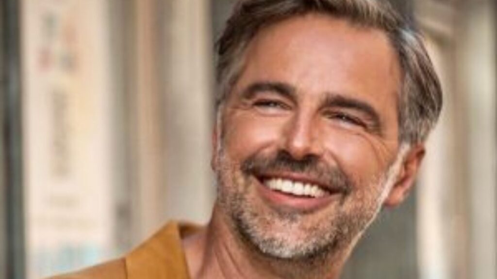 Beppe Convertini nei panni di Carlo V: a Padula rievocazione storica e Frittata delle mille uova