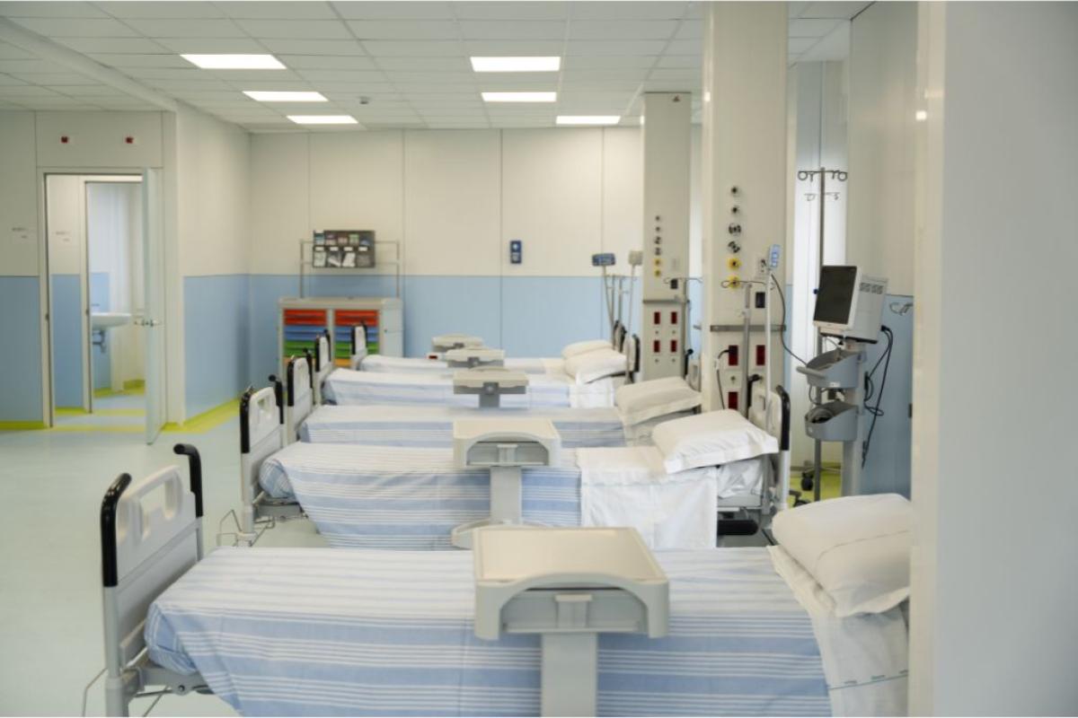 Ospedale, aggrediti pediatra e infermieri: «Vi sparo in bocca»