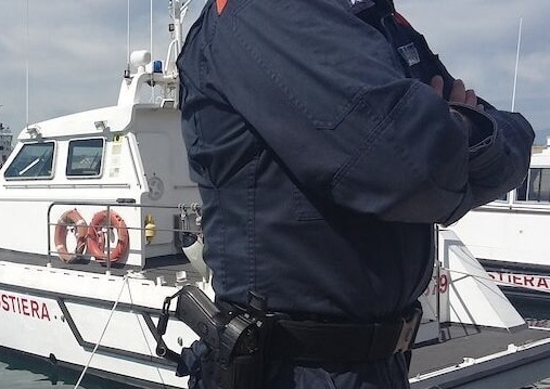 Villammare, sequestrato stabilimento balneare abusivo: operazione della Guardia Costiera