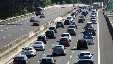 Traffico, al via l’esodo estivo: weekend da bollino rosso e giallo su strade e autostrade