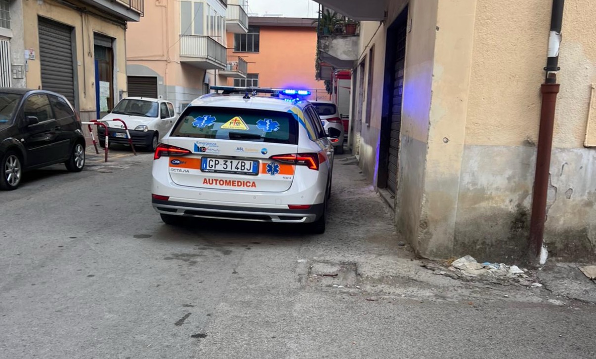 Dramma ad Agropoli: uomo trovato morto in casa in via Nitti