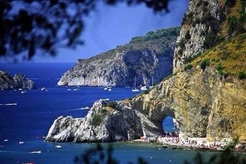 Palinuro riabbraccia il suo simbolo: conclusi i lavori sull’Arco Naturale