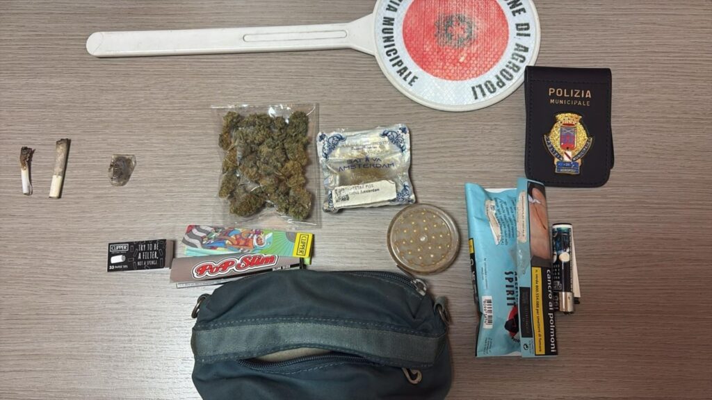 Agropoli, controlli piano movida: due soggetti in possesso di droga e uno senza patente di guida