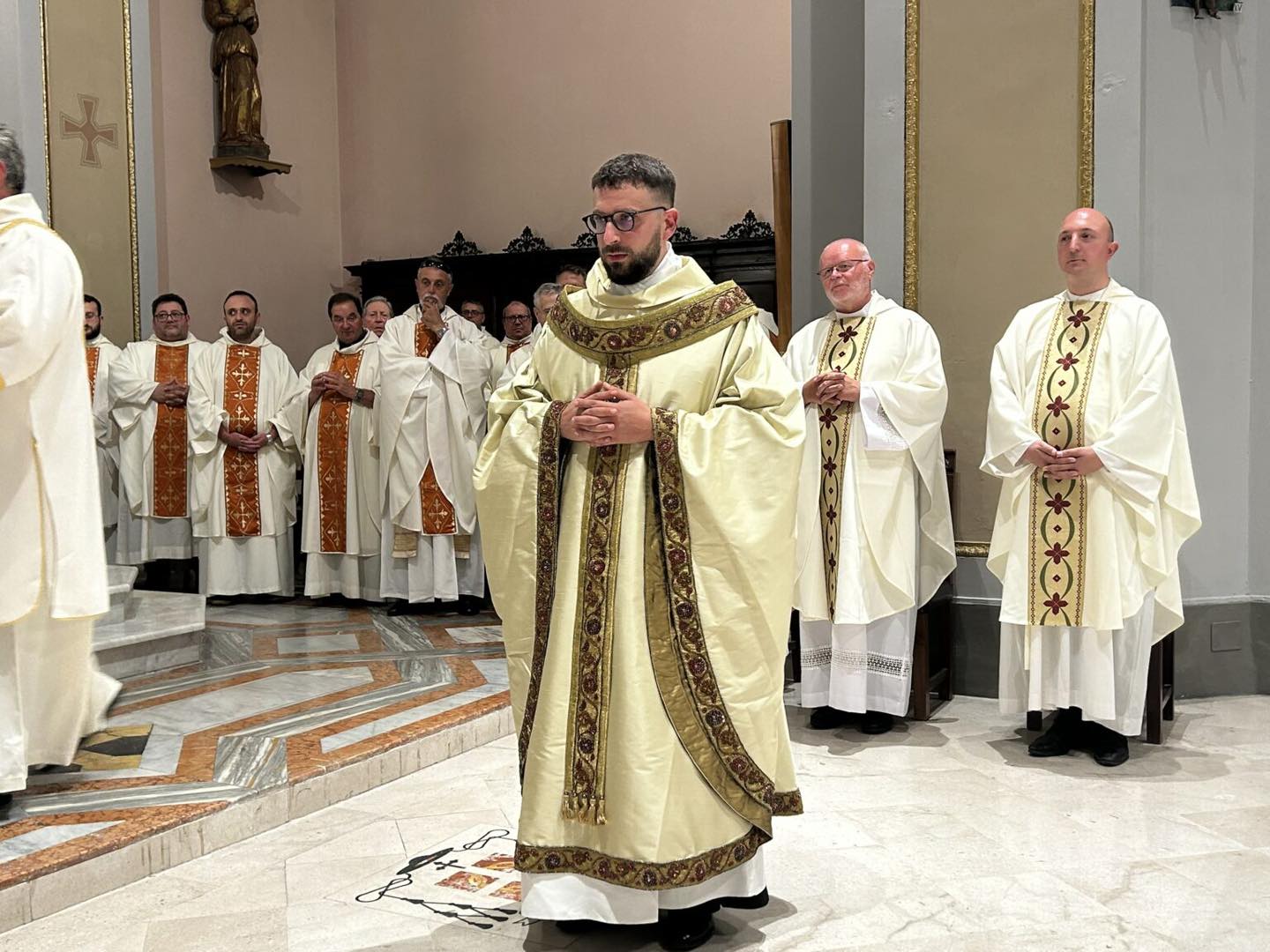 Sassano in festa per l’ordinazione sacerdotale di don Giovanni Calandriello