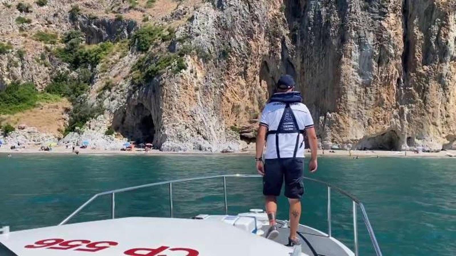 Baia del Buondormire, controlli serrati della Guardia costiera: stop a caos e sosta selvaggia