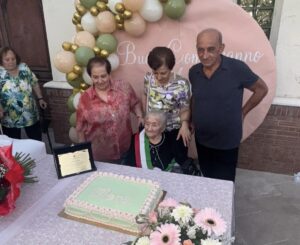 San Mauro La Bruca, festa per i 100 anni di Filomena Meola