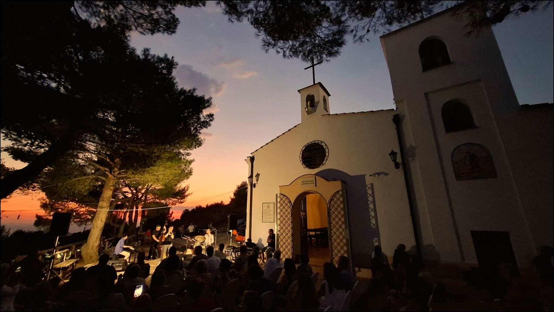 Camerota Festival 2025: il concerto al tramonto di Beatrice Valente Quartet