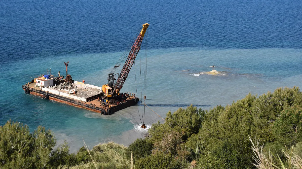 Agropoli: lavori ripristino scoglio San Francesco: ancora irregolarità. Nuovo sequestro