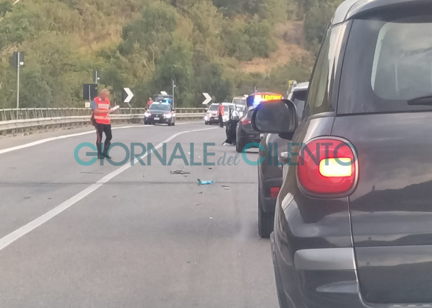 Scontro tra due auto sulla Cilentana, feriti e disagi alla viabilità