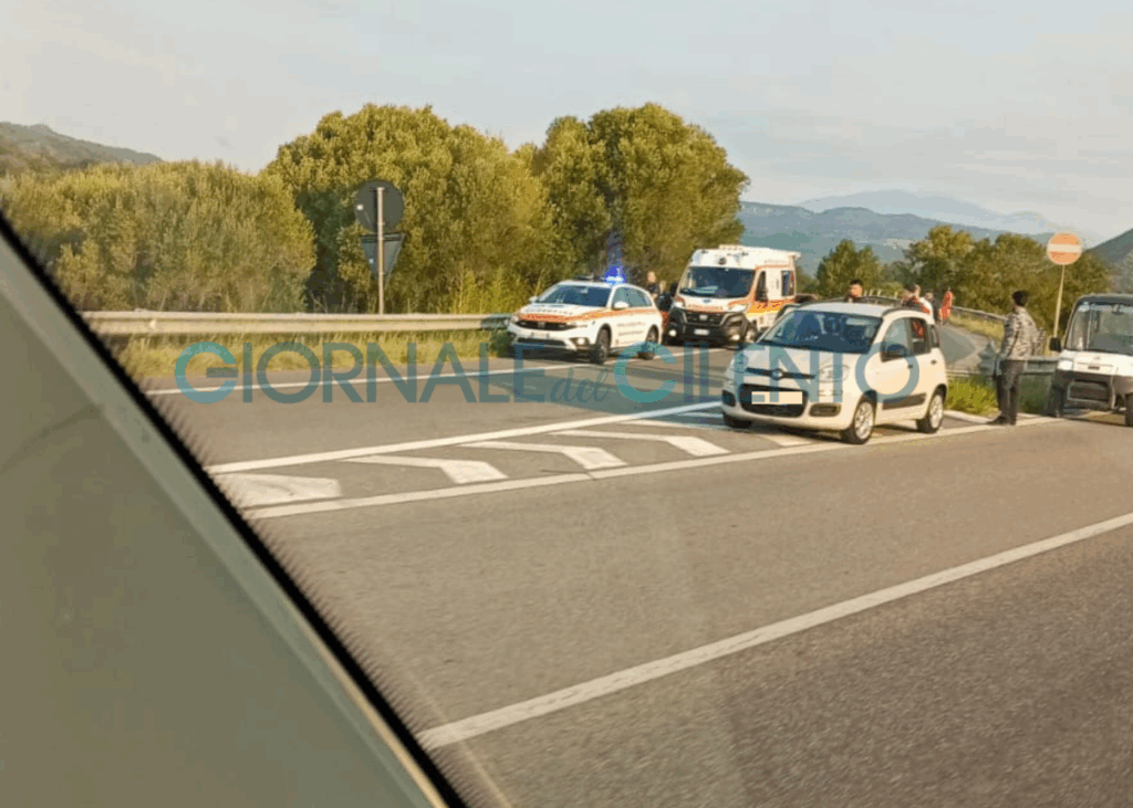 Santa Marina, giallo della Bussentina: trovata un’auto abbandonata vicino al luogo del ritrovamento