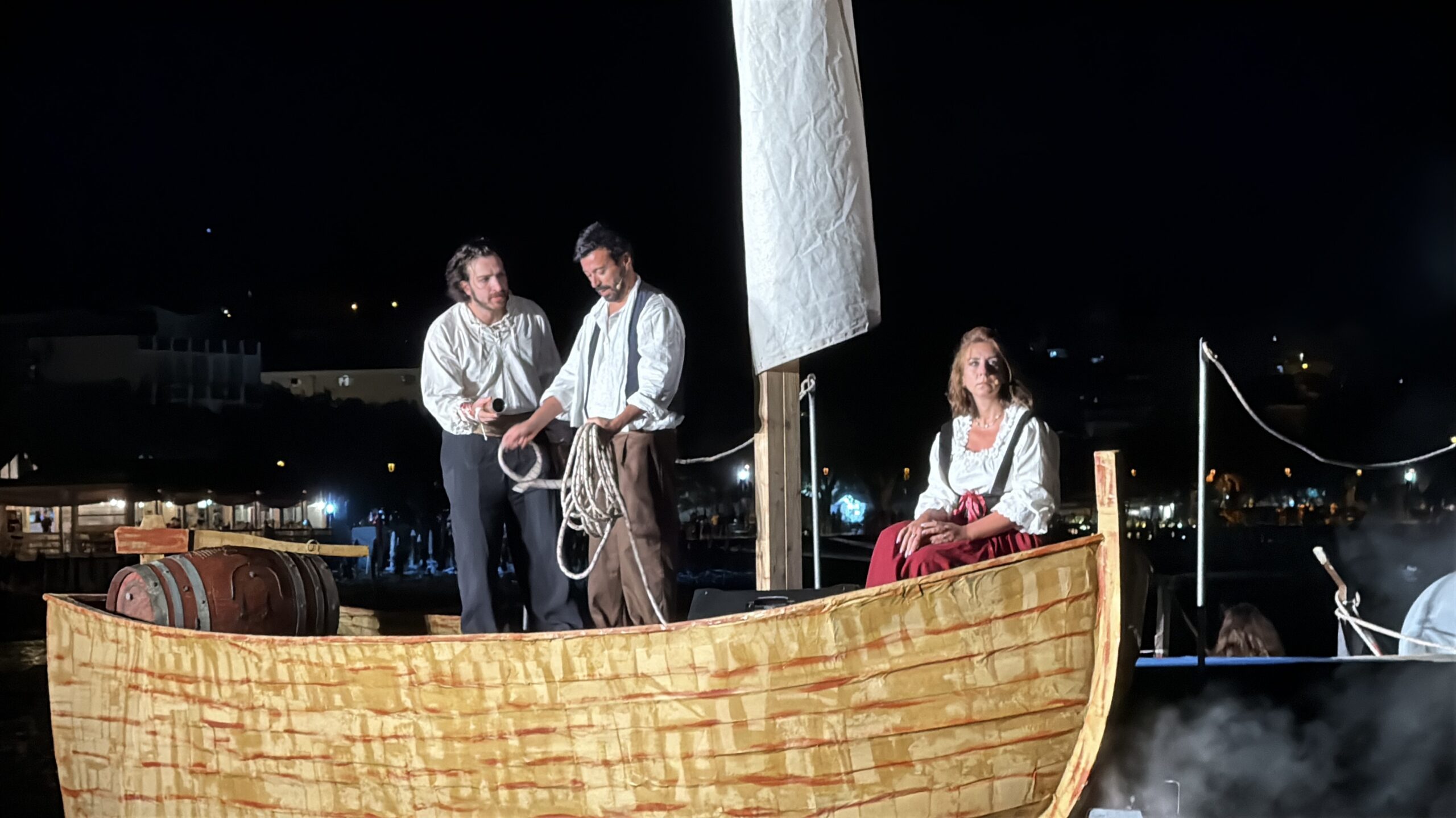 Sapri, in migliaia ad applaudire per la rappresentazione teatrale dedicata a Pisacane