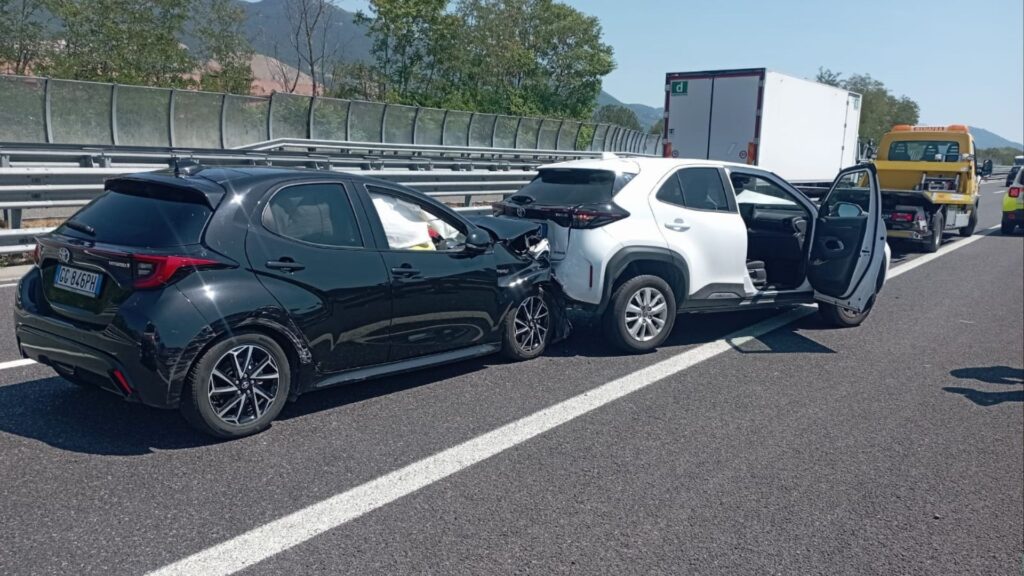 Tamponamento tra Sala Consilina e Padula: due feriti