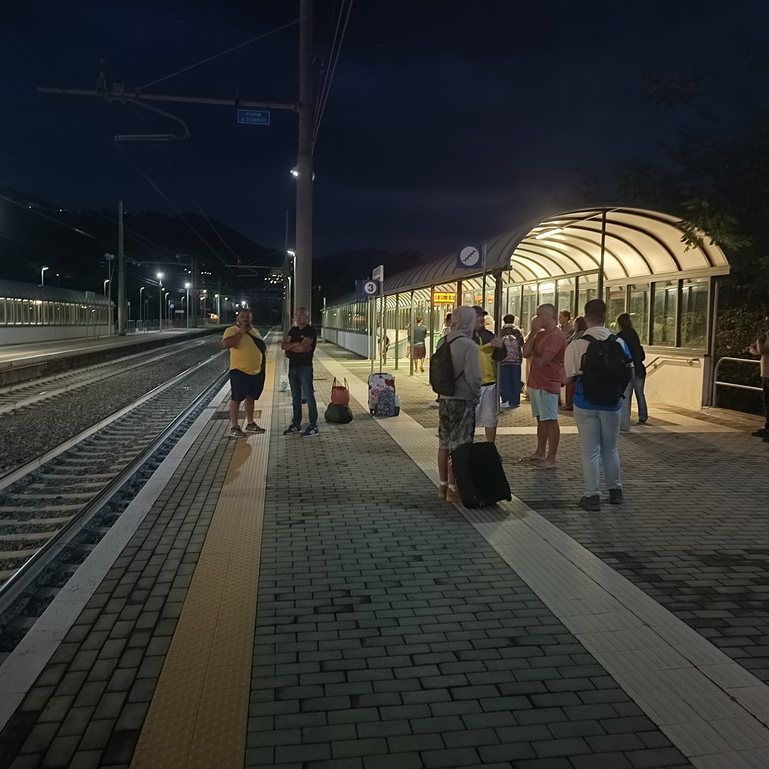 Linea ferroviaria Celle di Bulgheria-Sapri, torna regolare la circolazione dopo l’incendio