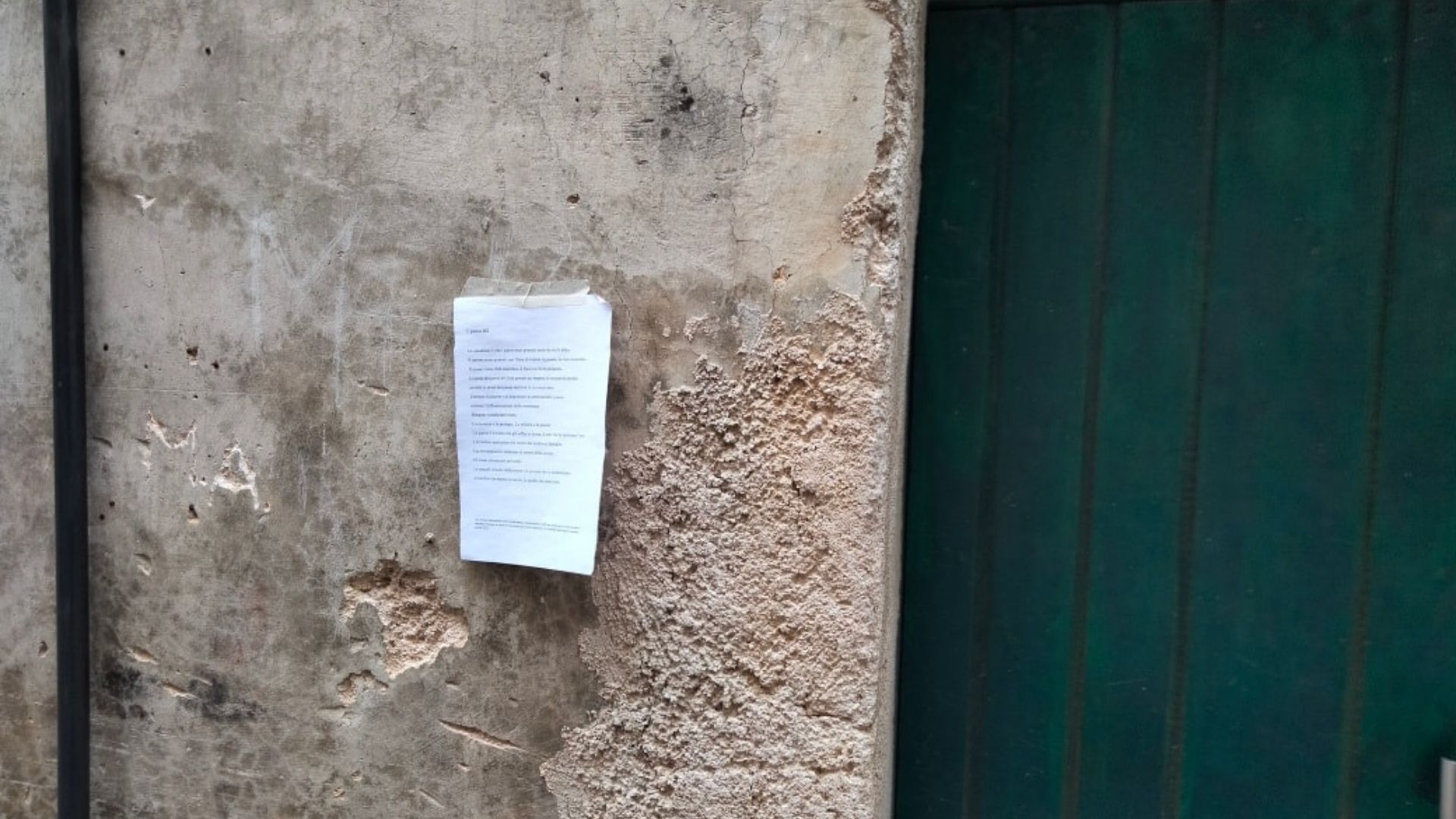 Il borgo di Sant’Angelo a Fasanella un museo poetico a cielo aperto: spuntano i versi di Franco Arminio