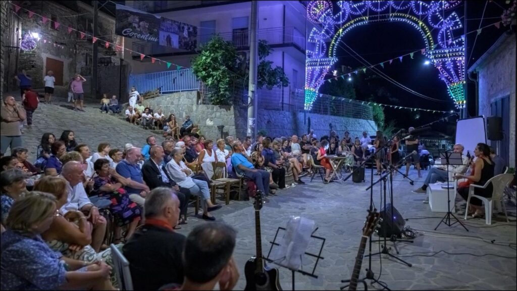 Grande successo per la serata “Vieni cca, facimo nu cunto” a Cosentini di Montecorice