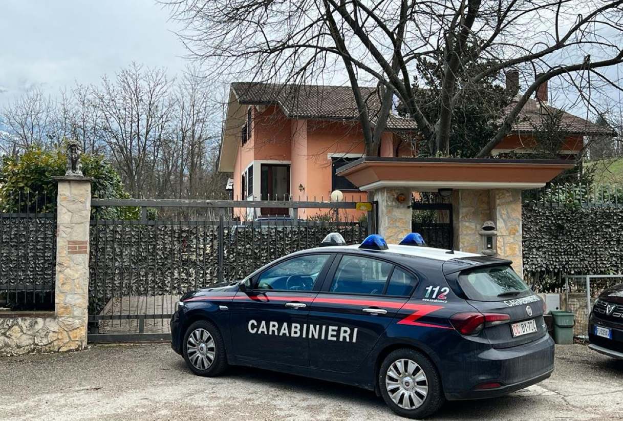 Furto in casa mentre festeggiano le nozze: notte da incubo per due sposi