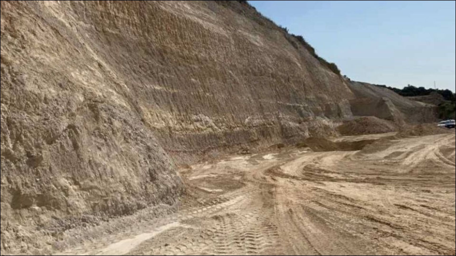Battipaglia, cava abusiva scoperta durante i controlli: area sequestrata e un denunciato